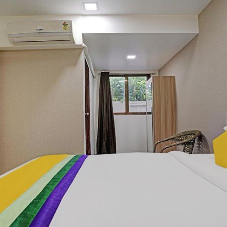 Glitz Hotels Golden Birds - Mahape, Navi Mumbai Extérieur photo