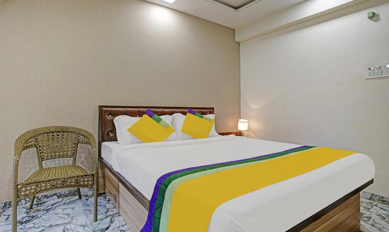 Glitz Hotels Golden Birds - Mahape, Navi Mumbai Extérieur photo