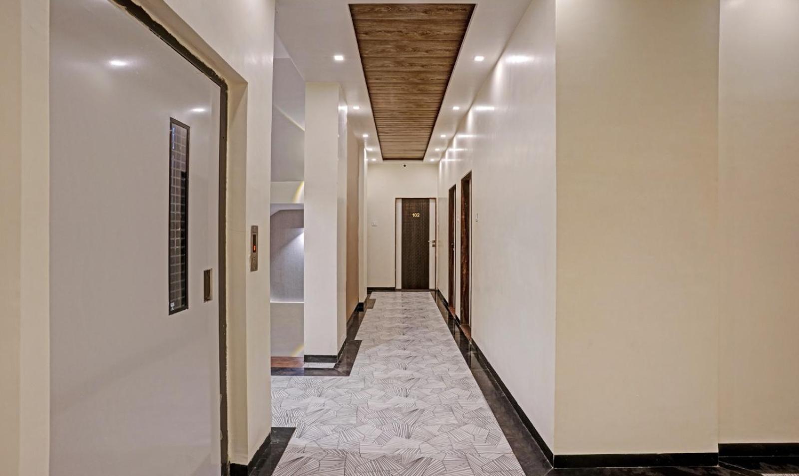 Glitz Hotels Golden Birds - Mahape, Navi Mumbai Extérieur photo