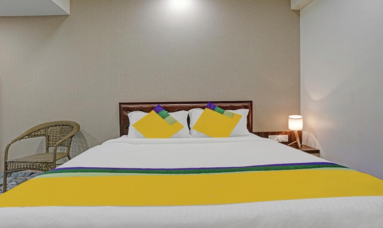 Glitz Hotels Golden Birds - Mahape, Navi Mumbai Extérieur photo