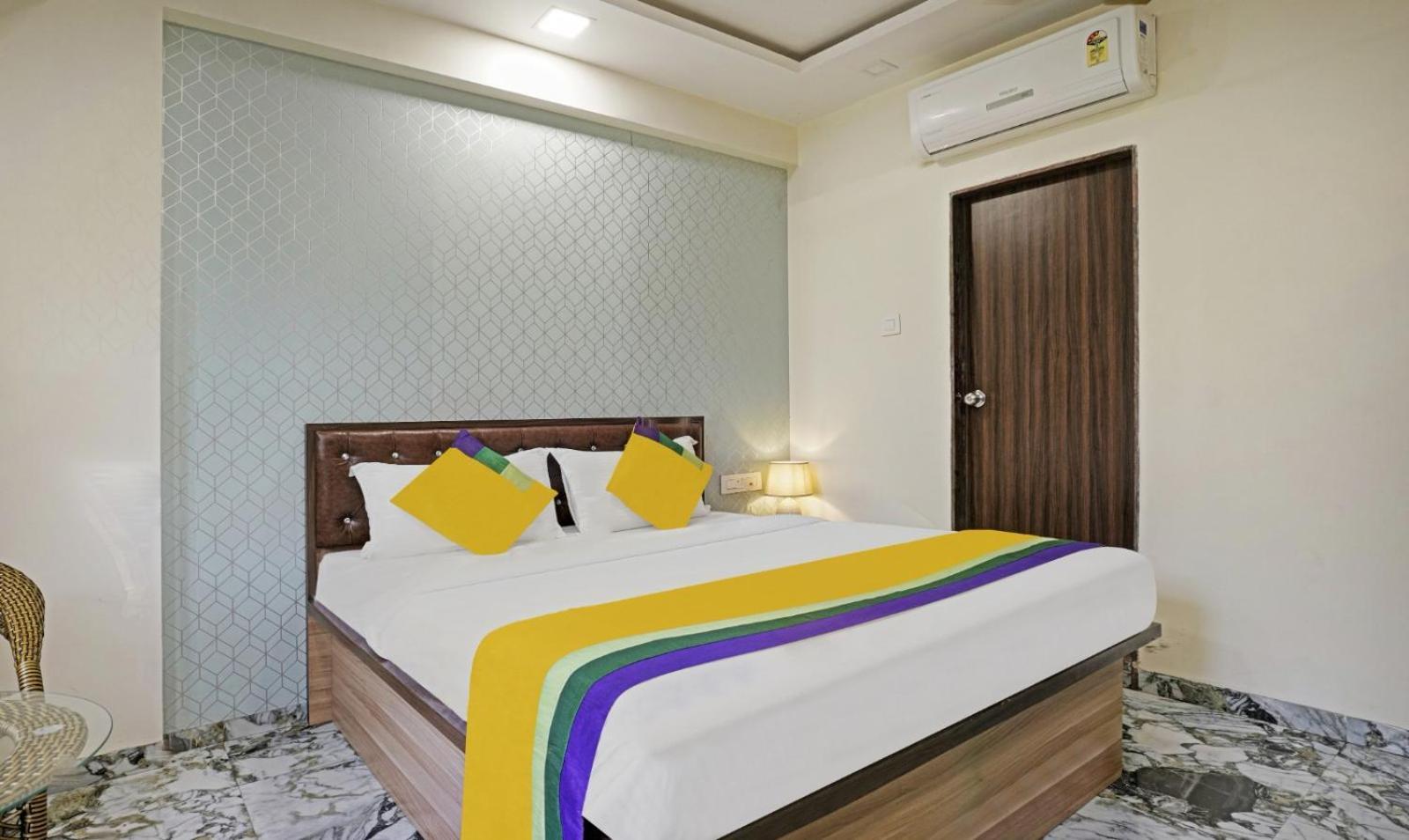 Glitz Hotels Golden Birds - Mahape, Navi Mumbai Extérieur photo
