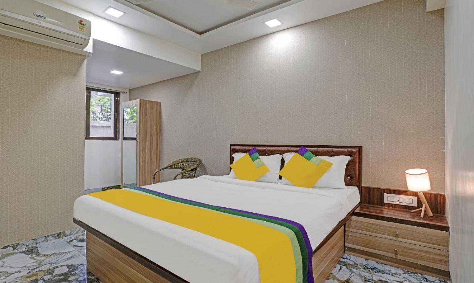 Glitz Hotels Golden Birds - Mahape, Navi Mumbai Extérieur photo