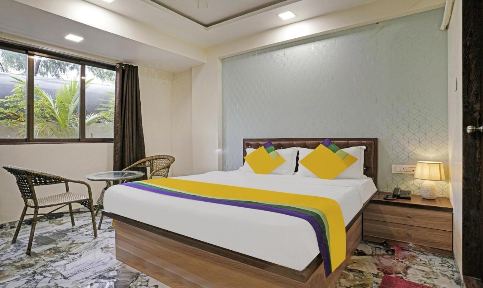Glitz Hotels Golden Birds - Mahape, Navi Mumbai Extérieur photo