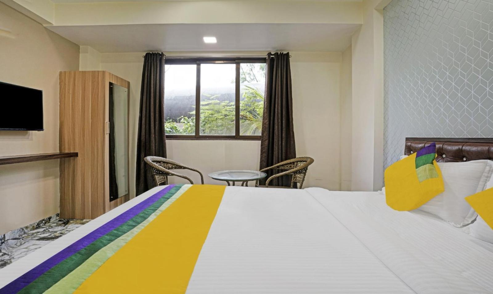 Glitz Hotels Golden Birds - Mahape, Navi Mumbai Extérieur photo