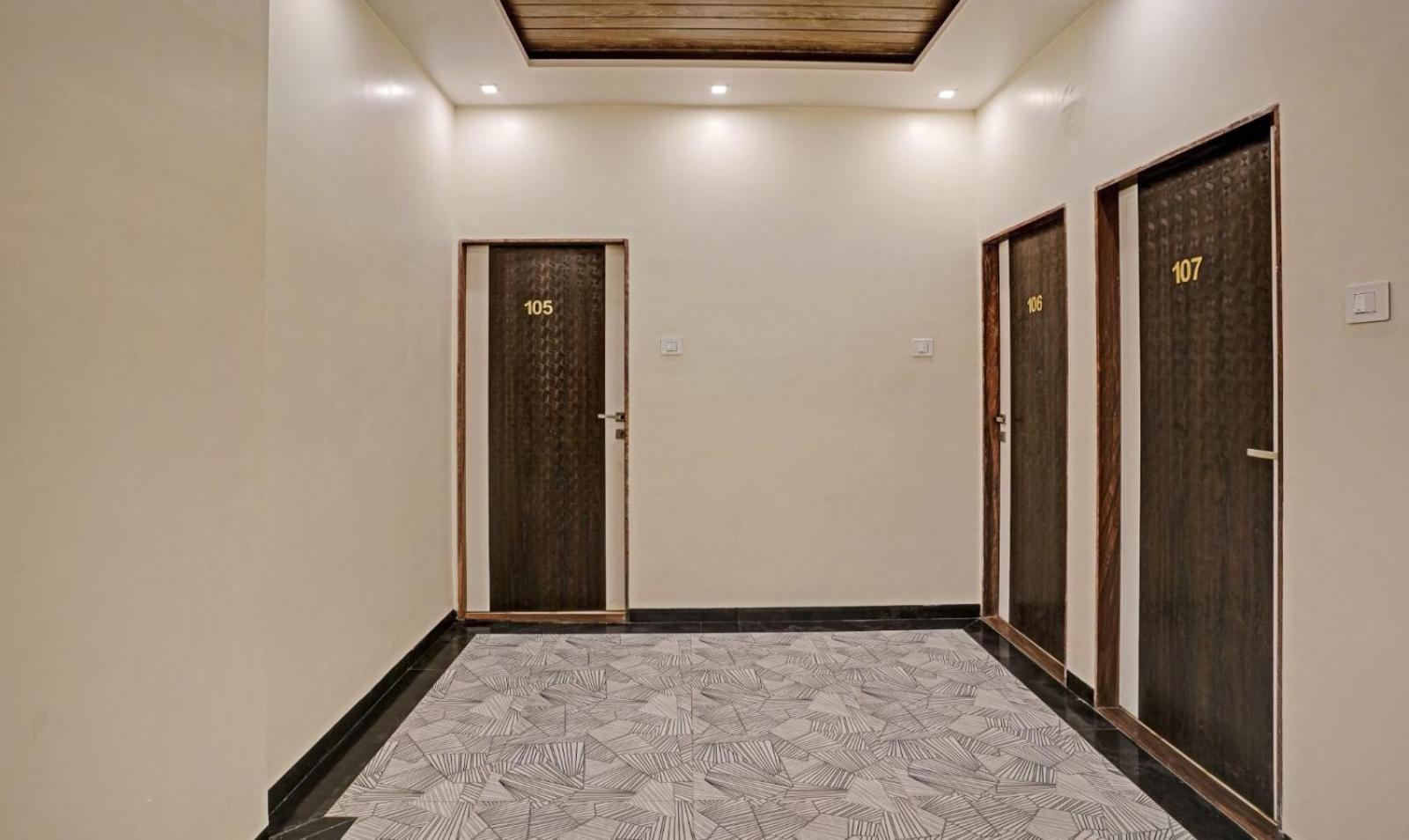Glitz Hotels Golden Birds - Mahape, Navi Mumbai Extérieur photo