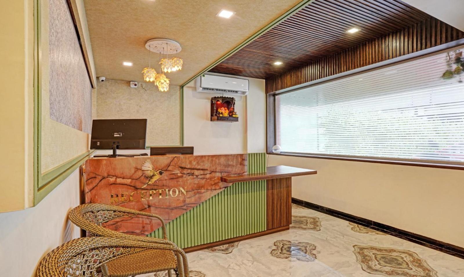 Glitz Hotels Golden Birds - Mahape, Navi Mumbai Extérieur photo